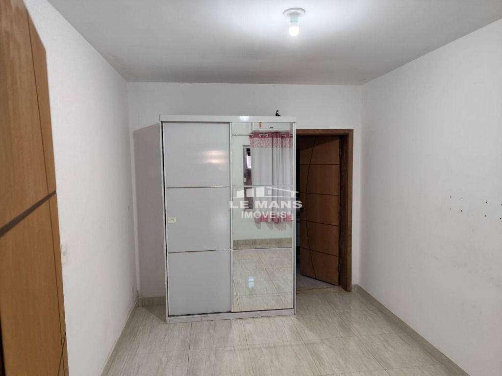 Casa à venda com 5 quartos, 200m² - Foto 34