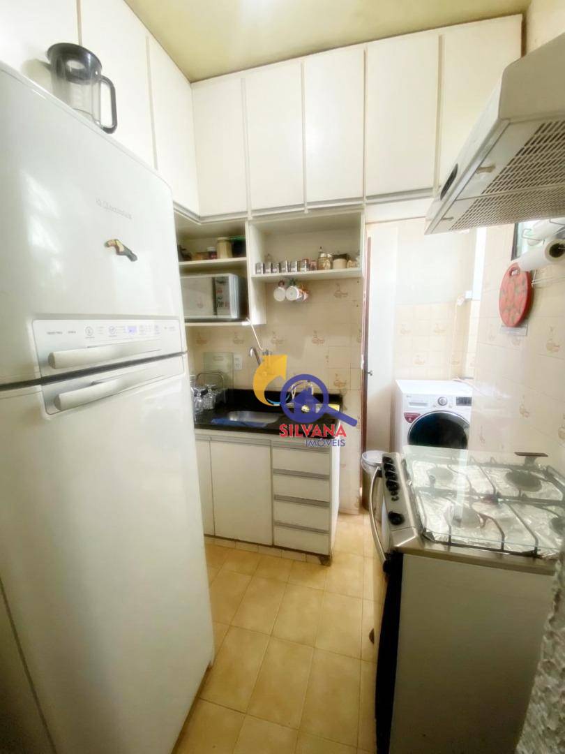 Apartamento à venda com 2 quartos, 68m² - Foto 4