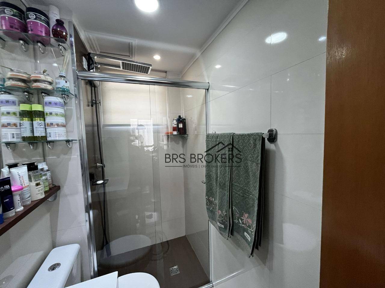 Apartamento à venda com 2 quartos, 42m² - Foto 18