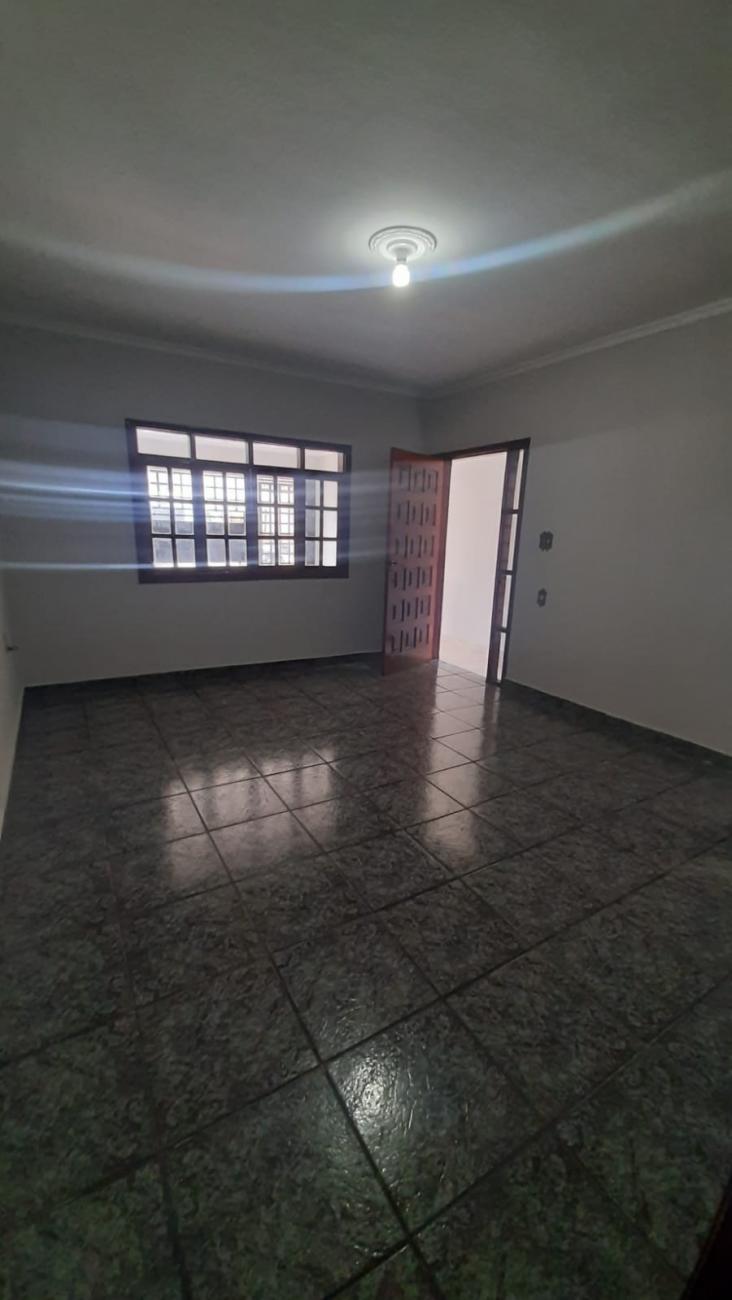 Casa para alugar com 3 quartos, 120m² - Foto 3