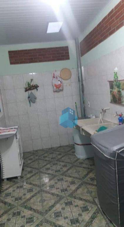 Casa à venda com 2 quartos, 75m² - Foto 9