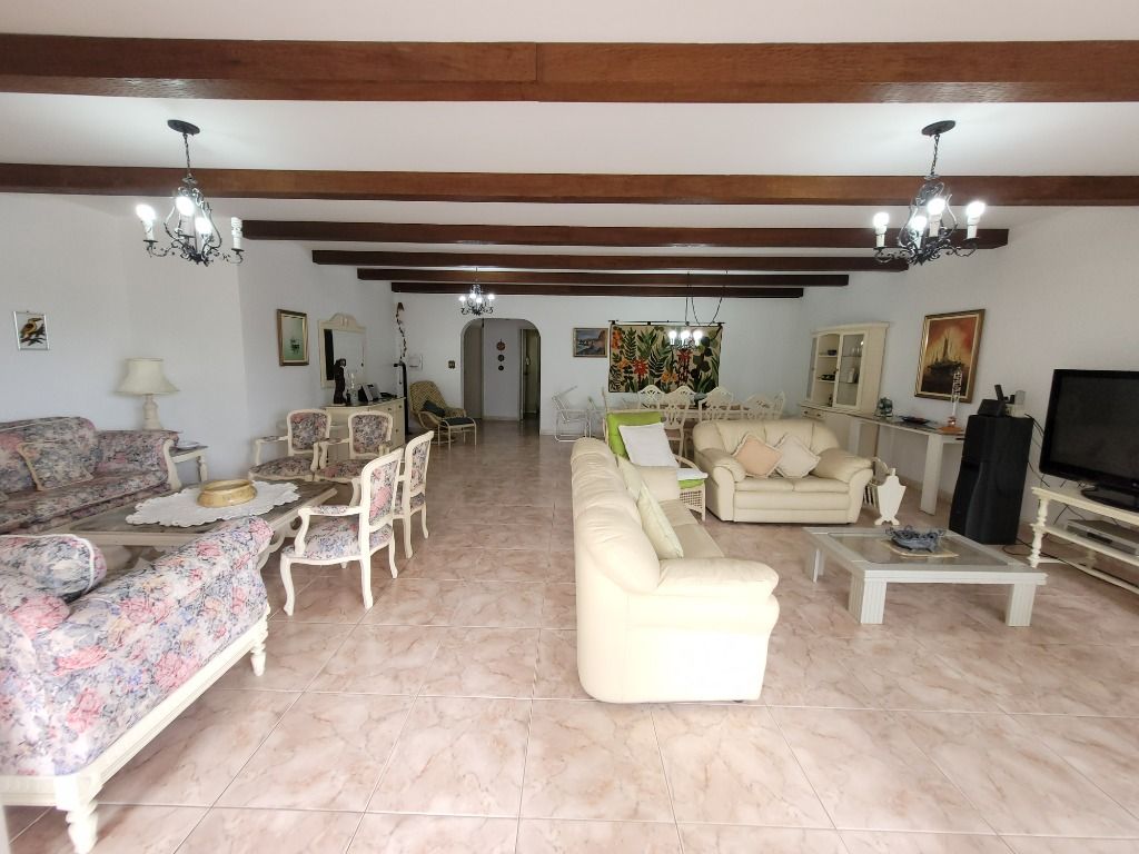 Apartamento à venda com 4 quartos, 250m² - Foto 4