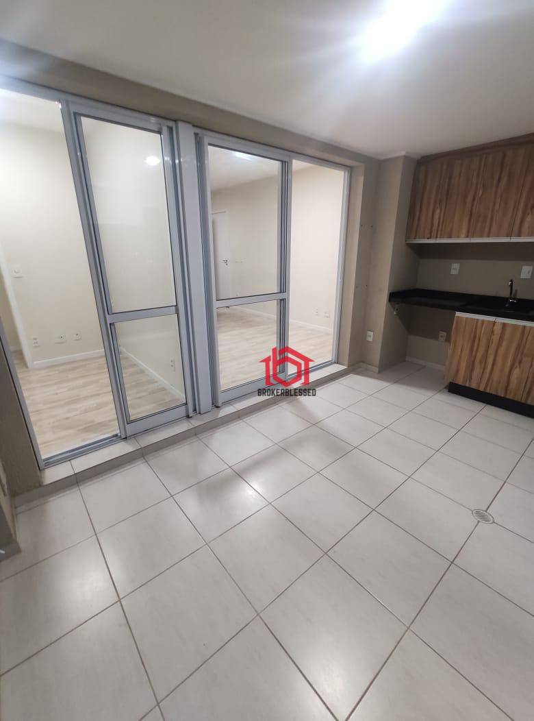 Apartamento à venda com 2 quartos, 56m² - Foto 2