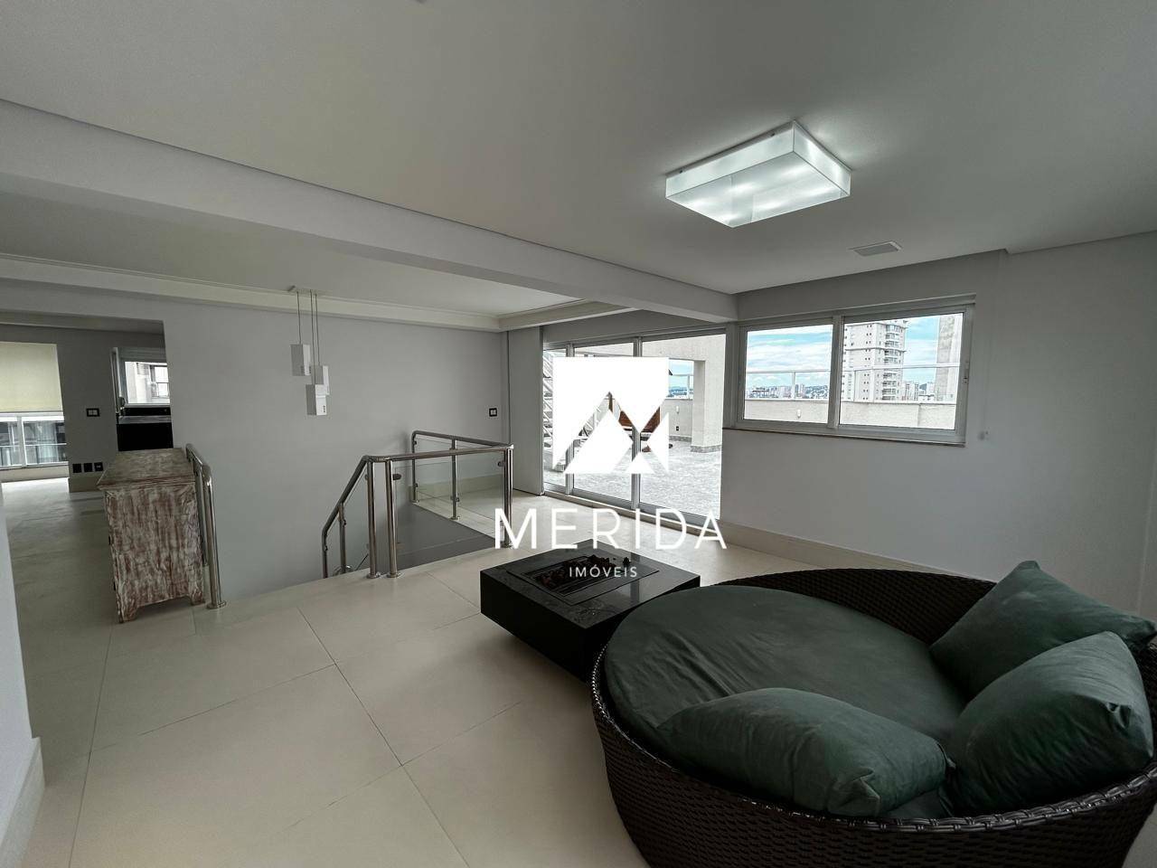 Cobertura à venda e aluguel com 4 quartos, 420m² - Foto 1
