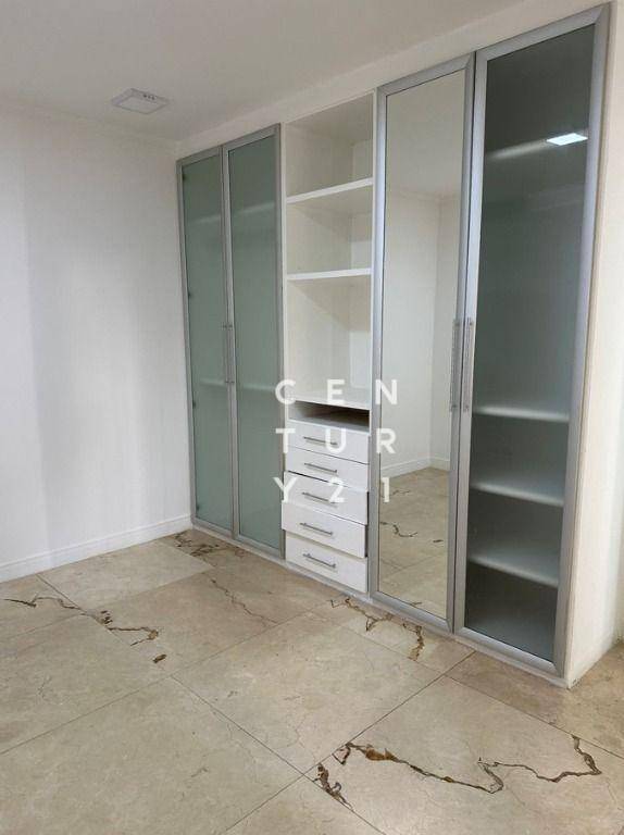 Casa para alugar com 3 quartos, 250M2 - Foto 12