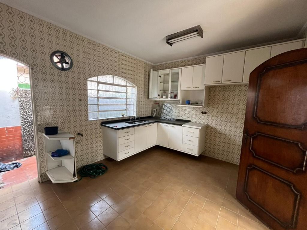 Casa à venda e aluguel com 3 quartos, 126m² - Foto 8