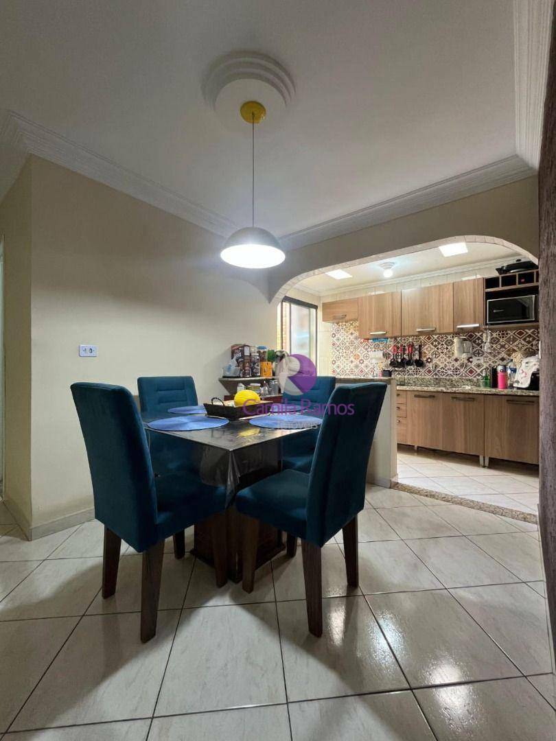 Casa à venda com 2 quartos, 120m² - Foto 1