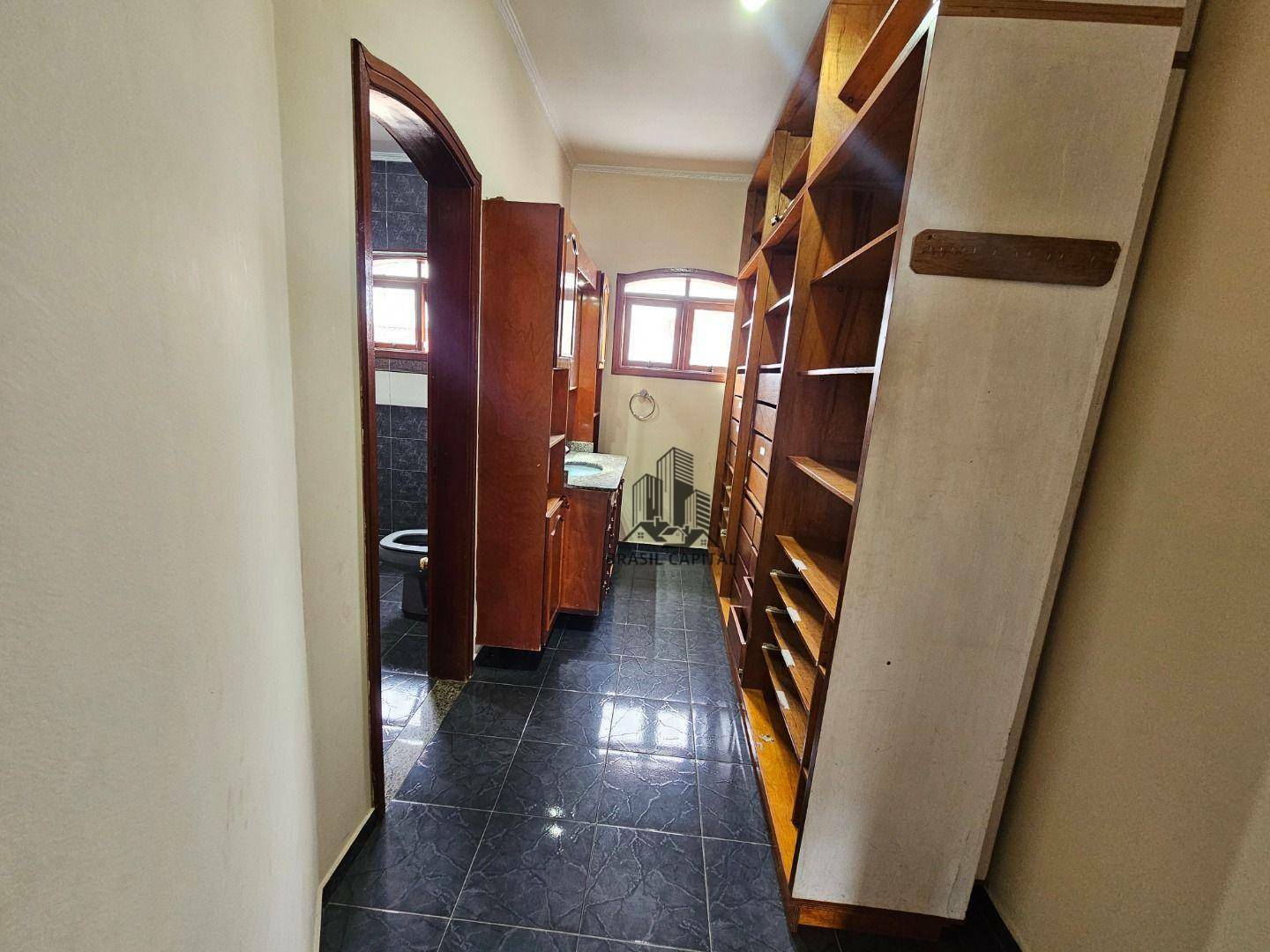 Sobrado à venda com 3 quartos, 300m² - Foto 8