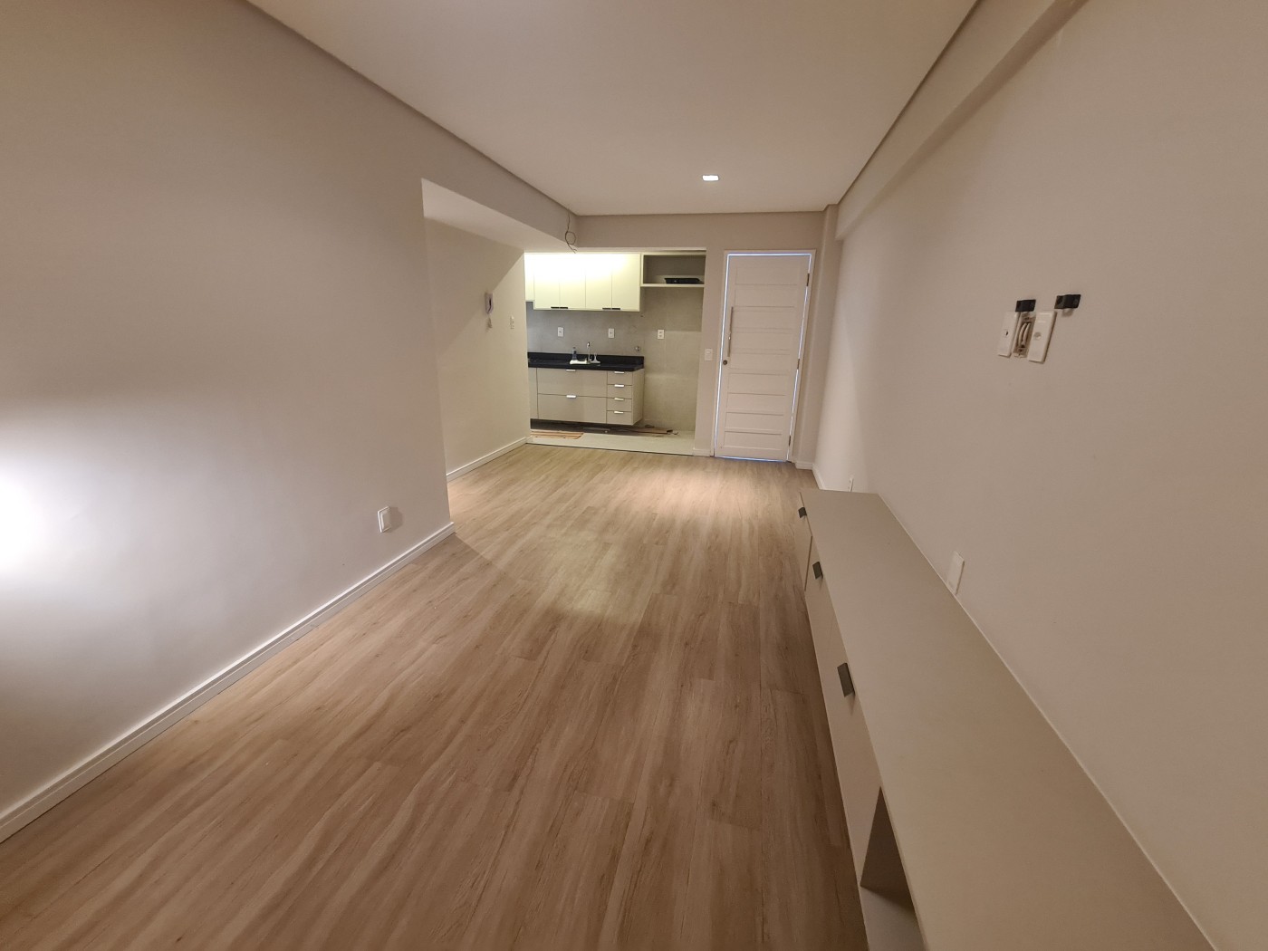 Apartamento à venda com 2 quartos, 70m² - Foto 3