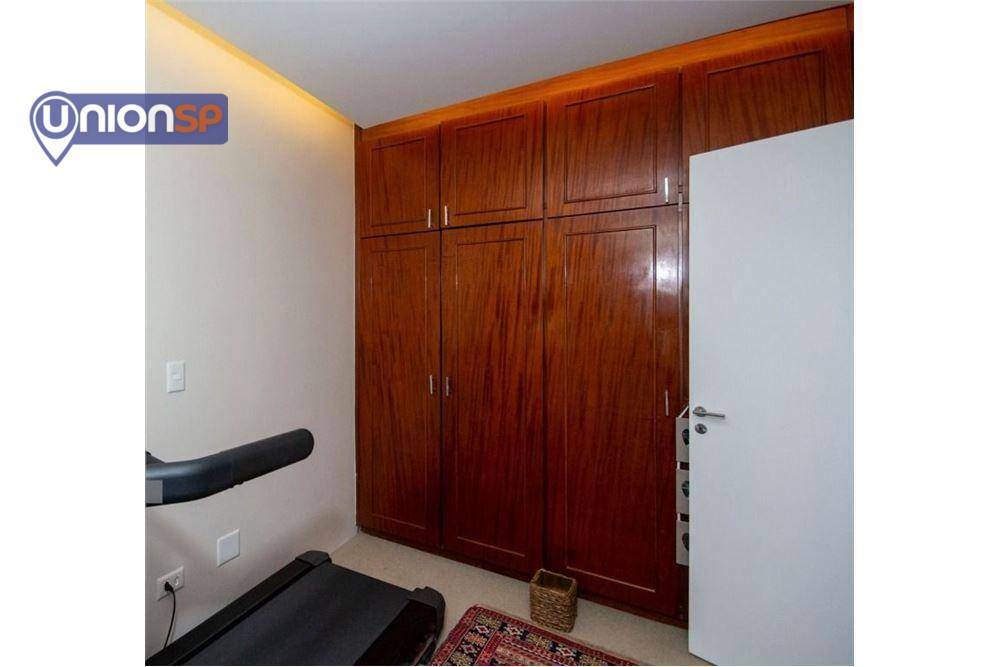 Apartamento à venda com 4 quartos, 200m² - Foto 19