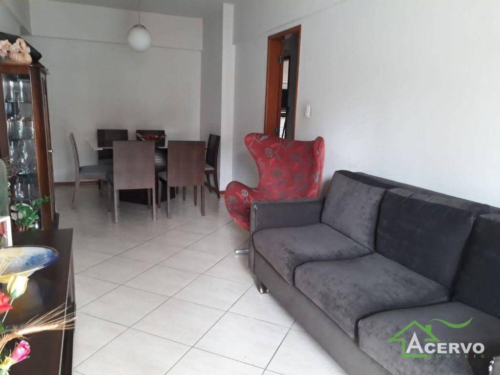 Apartamento à venda com 3 quartos, 140m² - Foto 1