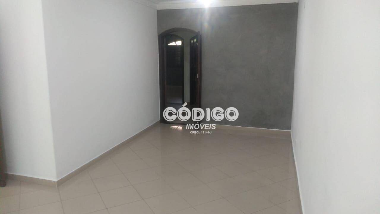 Casa para alugar com 2 quartos, 130m² - Foto 13