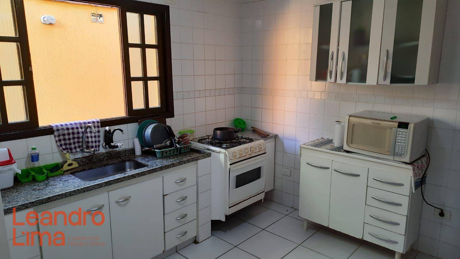 Casa à venda com 5 quartos, 210m² - Foto 9