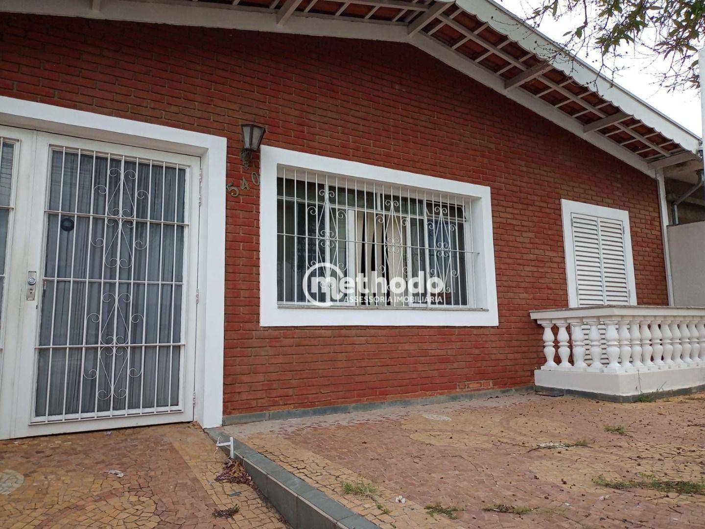 Casa para alugar com 3 quartos, 212m² - Foto 1