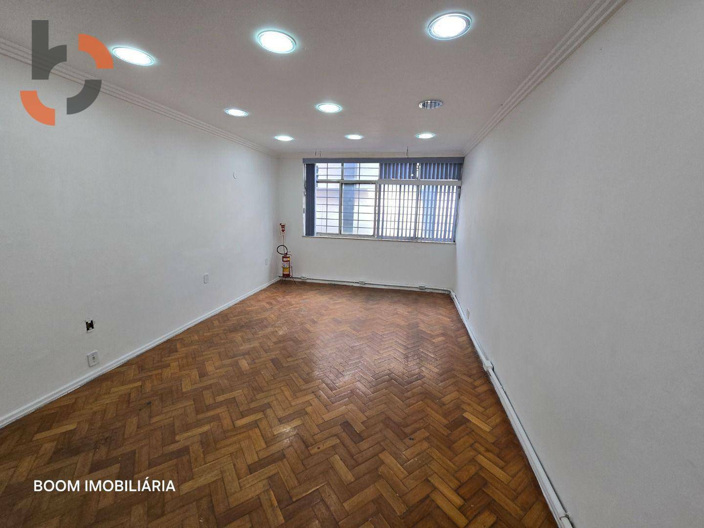 Apartamento para alugar com 3 quartos, 95m² - Foto 2