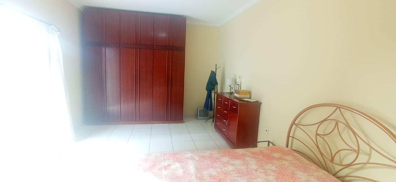 Casa à venda com 4 quartos, 260m² - Foto 36