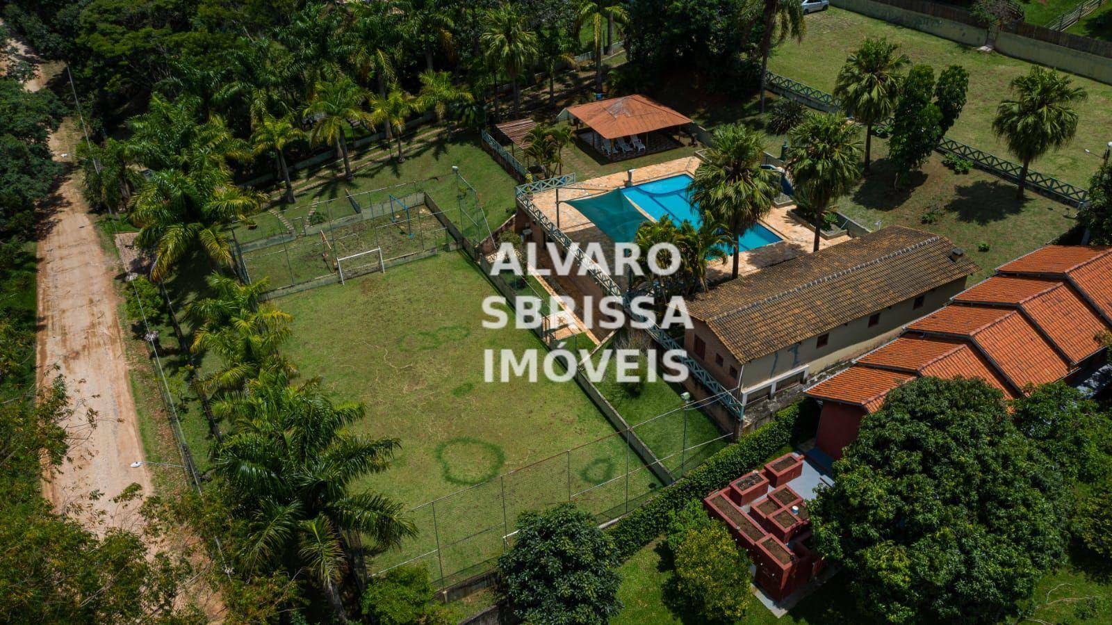 Chácara à venda com 3 quartos, 600m² - Foto 1