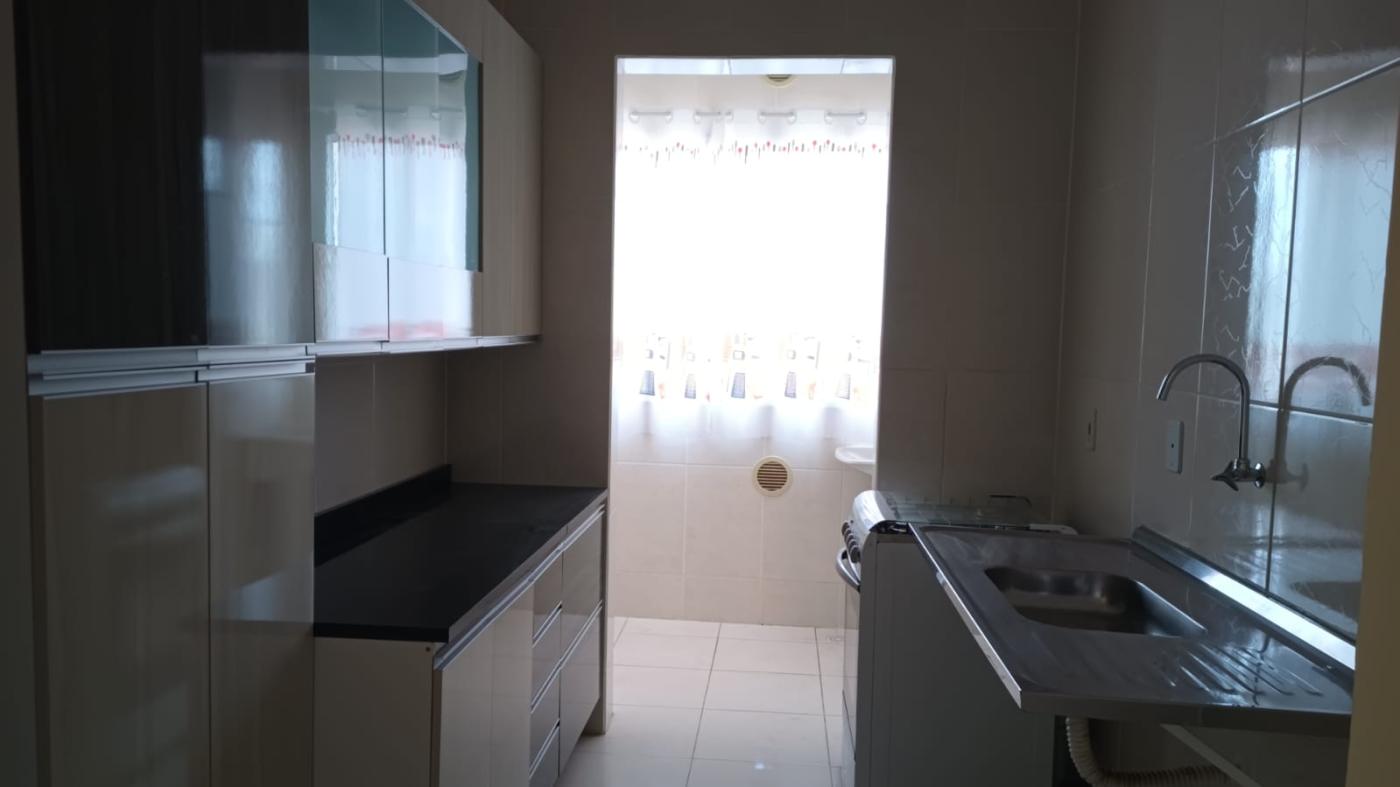 Apartamento à venda com 3 quartos, 81m² - Foto 3