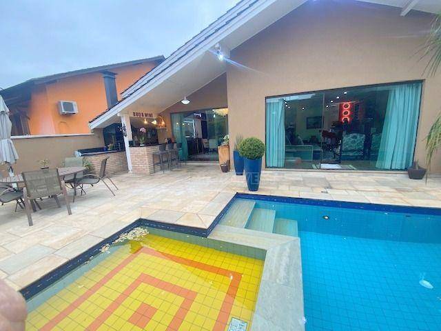 Casa de Condomínio à venda com 3 quartos, 350m² - Foto 2