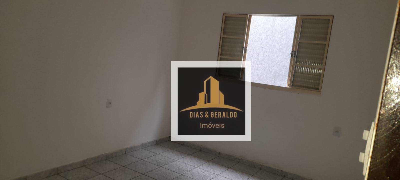 Casa para alugar com 3 quartos, 85m² - Foto 4