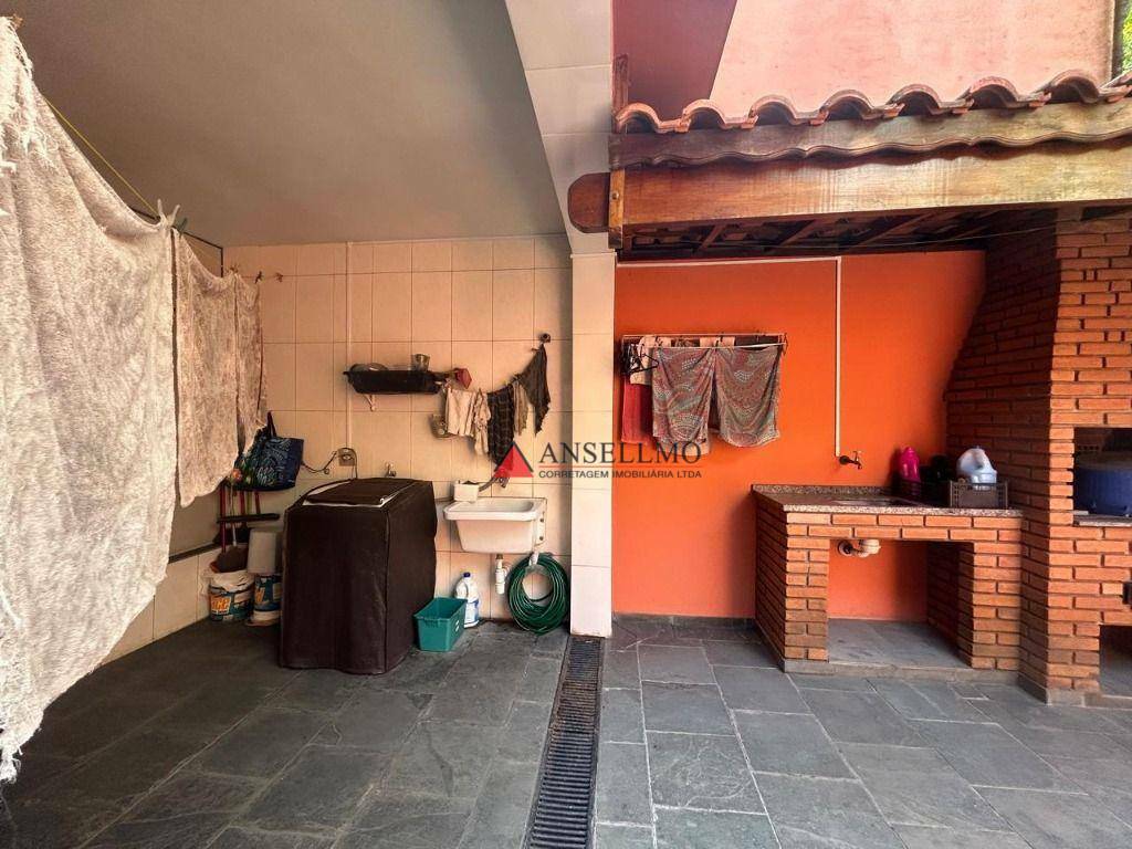 Sobrado à venda e aluguel com 4 quartos, 280m² - Foto 30