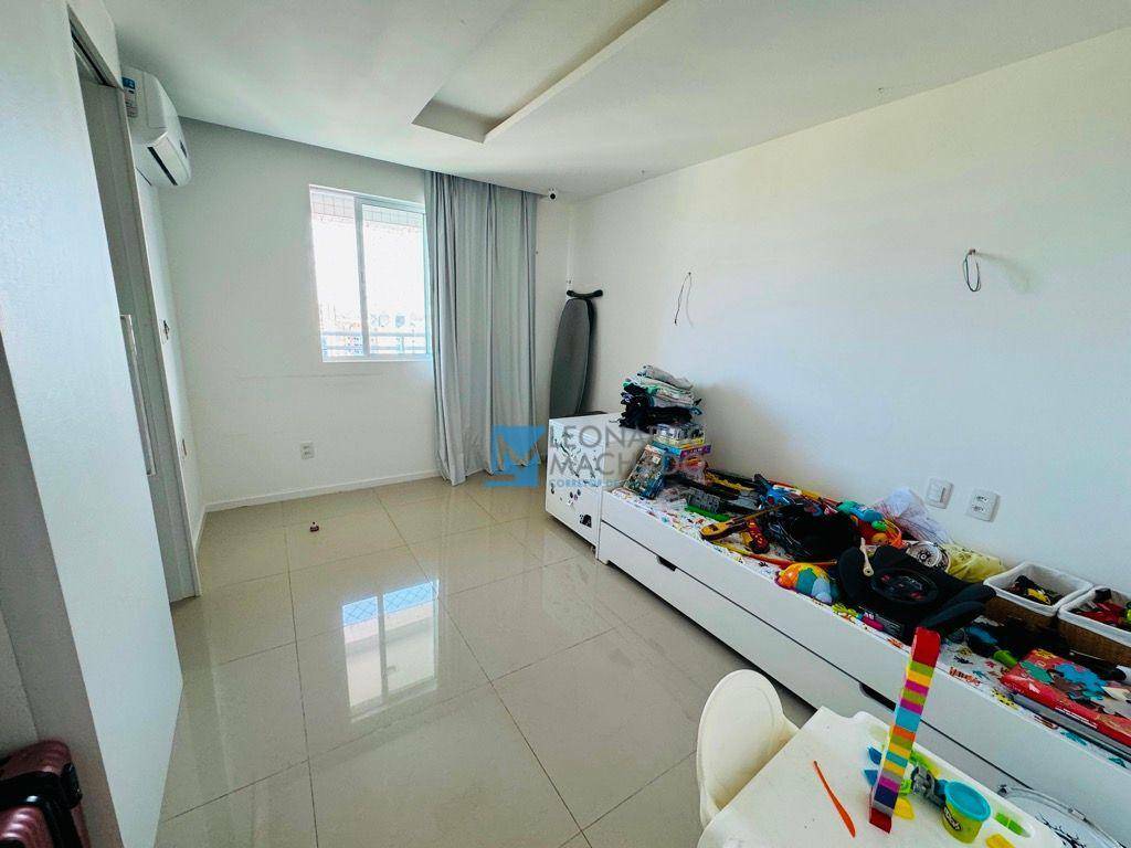 Apartamento à venda com 4 quartos, 177m² - Foto 7