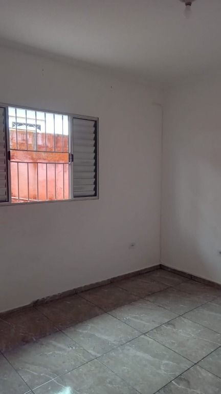 Casa para alugar com 1 quarto, 40m² - Foto 14