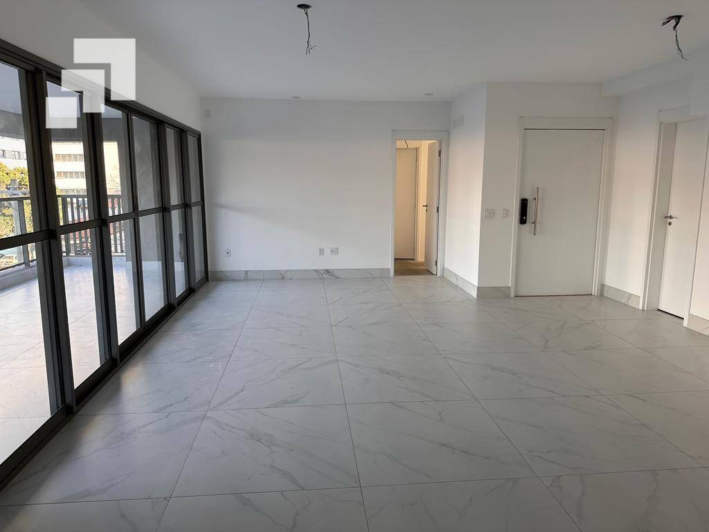 Apartamento à venda com 4 quartos, 156m² - Foto 1