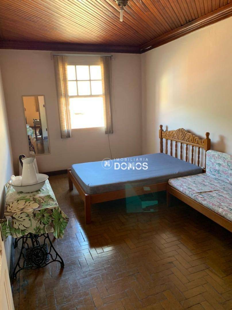 Casa à venda com 3 quartos, 250m² - Foto 5