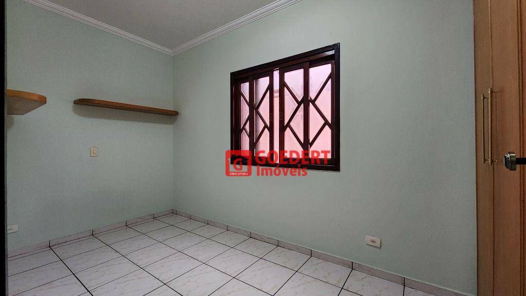 Sobrado à venda e aluguel com 3 quartos, 220m² - Foto 28