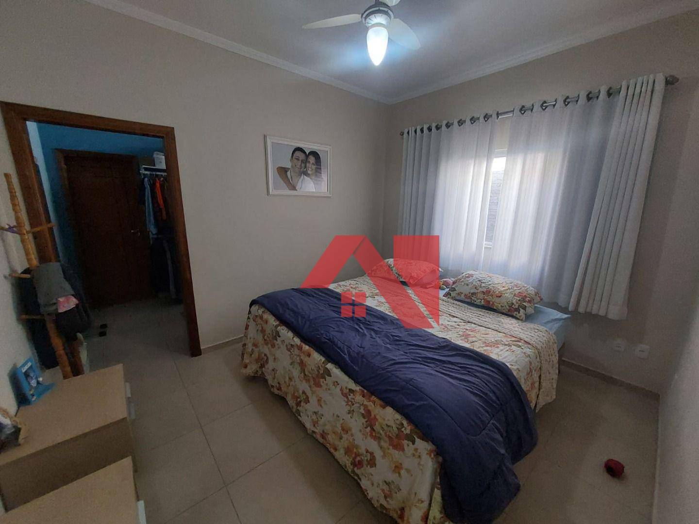 Casa à venda com 3 quartos, 211m² - Foto 11