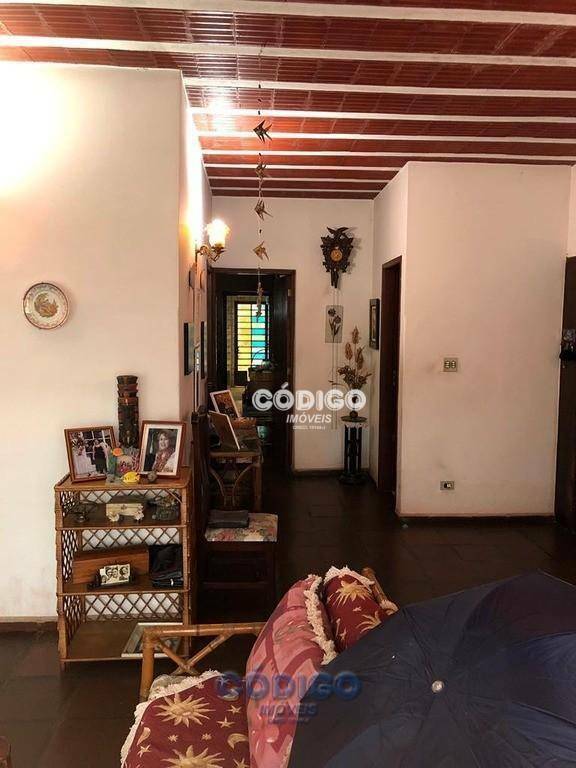 Casa à venda e aluguel com 4 quartos, 300m² - Foto 9