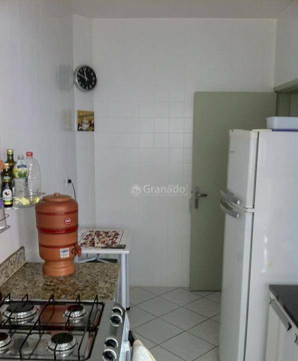 Apartamento à venda com 3 quartos, 75m² - Foto 7