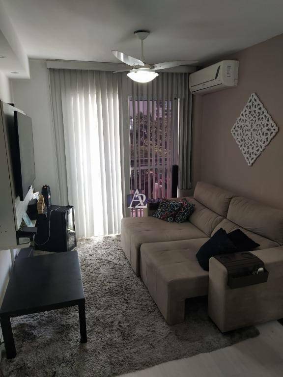 Apartamento à venda com 2 quartos, 65m² - Foto 1