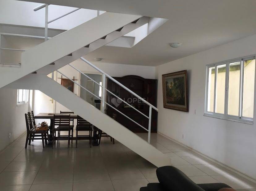 Casa à venda com 3 quartos, 164m² - Foto 2