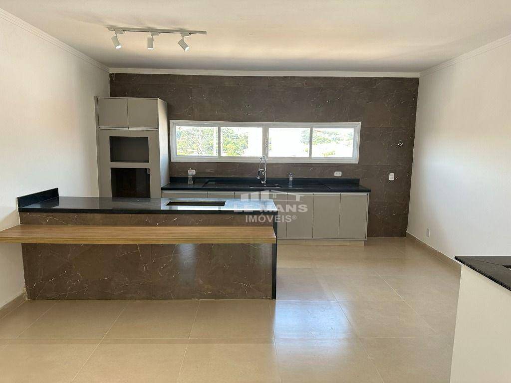 Casa à venda com 3 quartos, 180m² - Foto 4