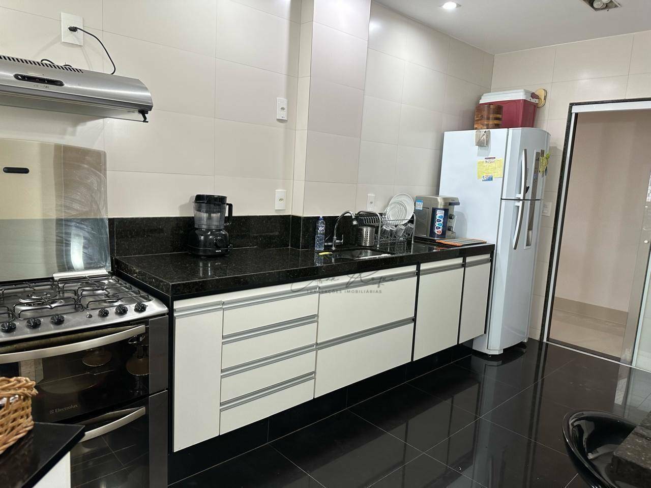 Apartamento à venda e aluguel com 3 quartos, 148m² - Foto 5
