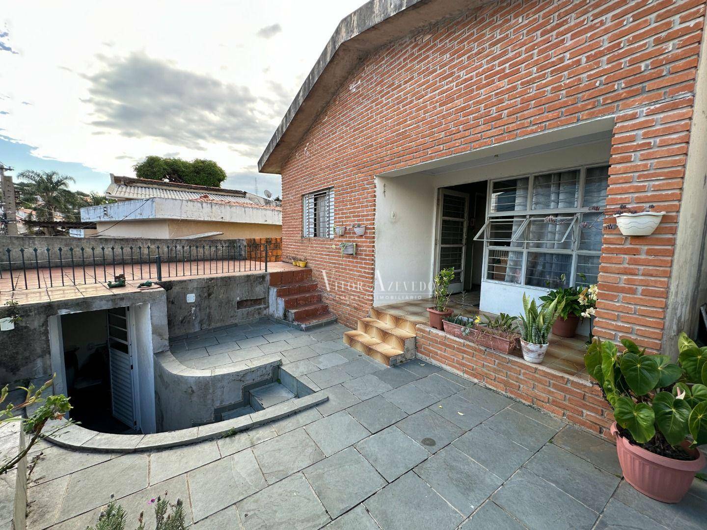 Casa à venda com 2 quartos, 109m² - Foto 1