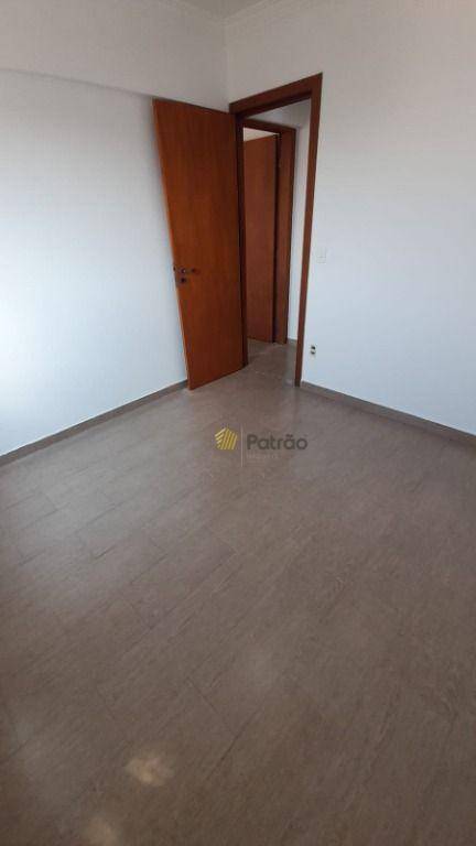 Apartamento para alugar com 2 quartos, 70m² - Foto 25