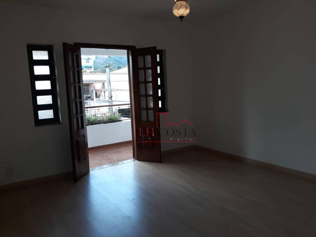 Casa à venda com 5 quartos, 258m² - Foto 30