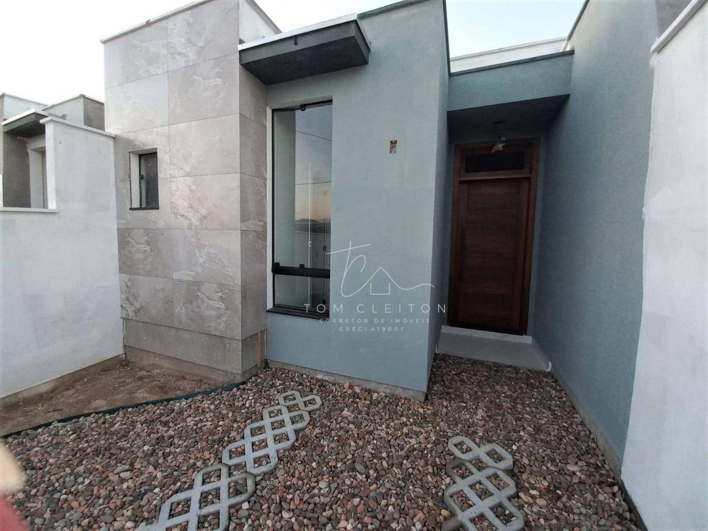 Casa à venda com 2 quartos, 60m² - Foto 1