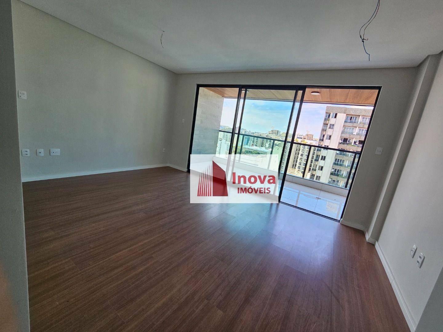 Cobertura à venda com 4 quartos, 240m² - Foto 19