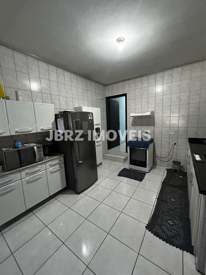 Casa para alugar com 5 quartos, 210m² - Foto 18