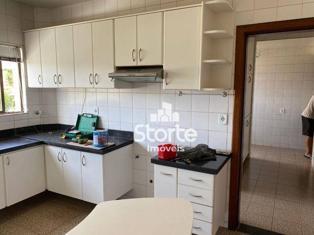 Apartamento à venda com 3 quartos, 144m² - Foto 6