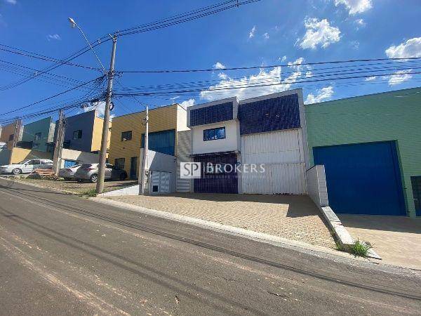 Depósito-Galpão-Armazém à venda, 230m² - Foto 1