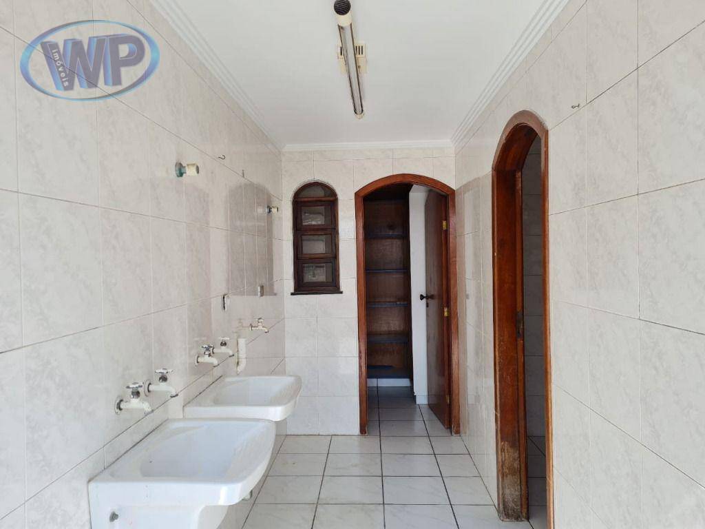 Casa à venda com 3 quartos, 319m² - Foto 15