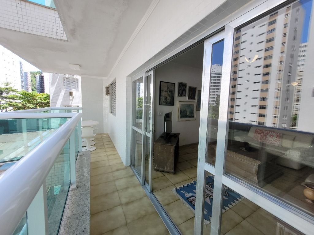 Apartamento à venda com 3 quartos, 140m² - Foto 6