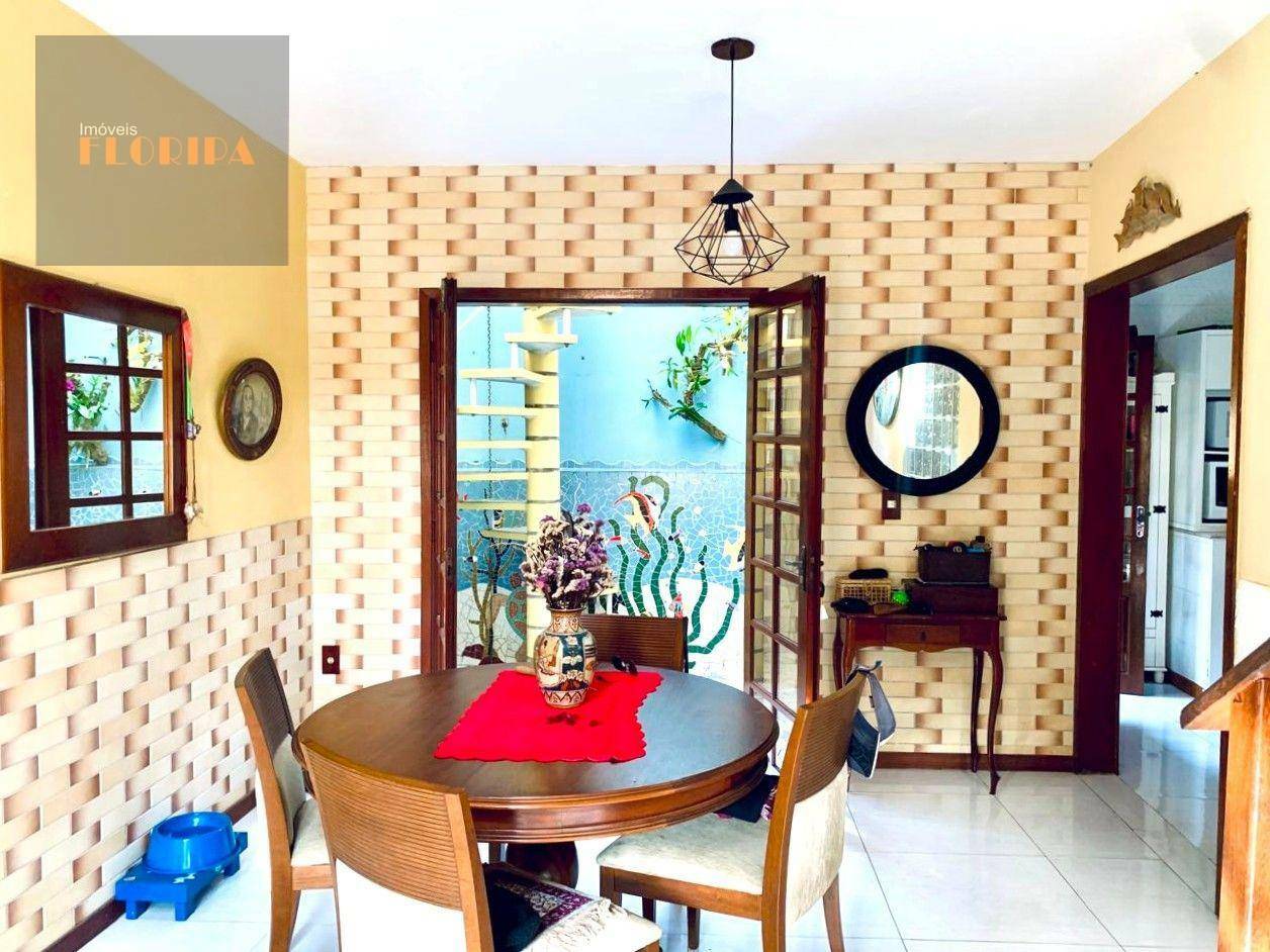 Casa à venda com 4 quartos, 151m² - Foto 7