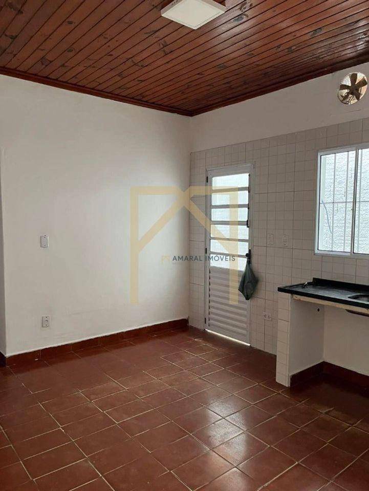 Casa à venda com 1 quarto, 100m² - Foto 9