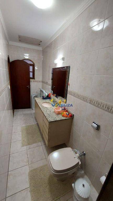 Sobrado à venda com 3 quartos, 218m² - Foto 28